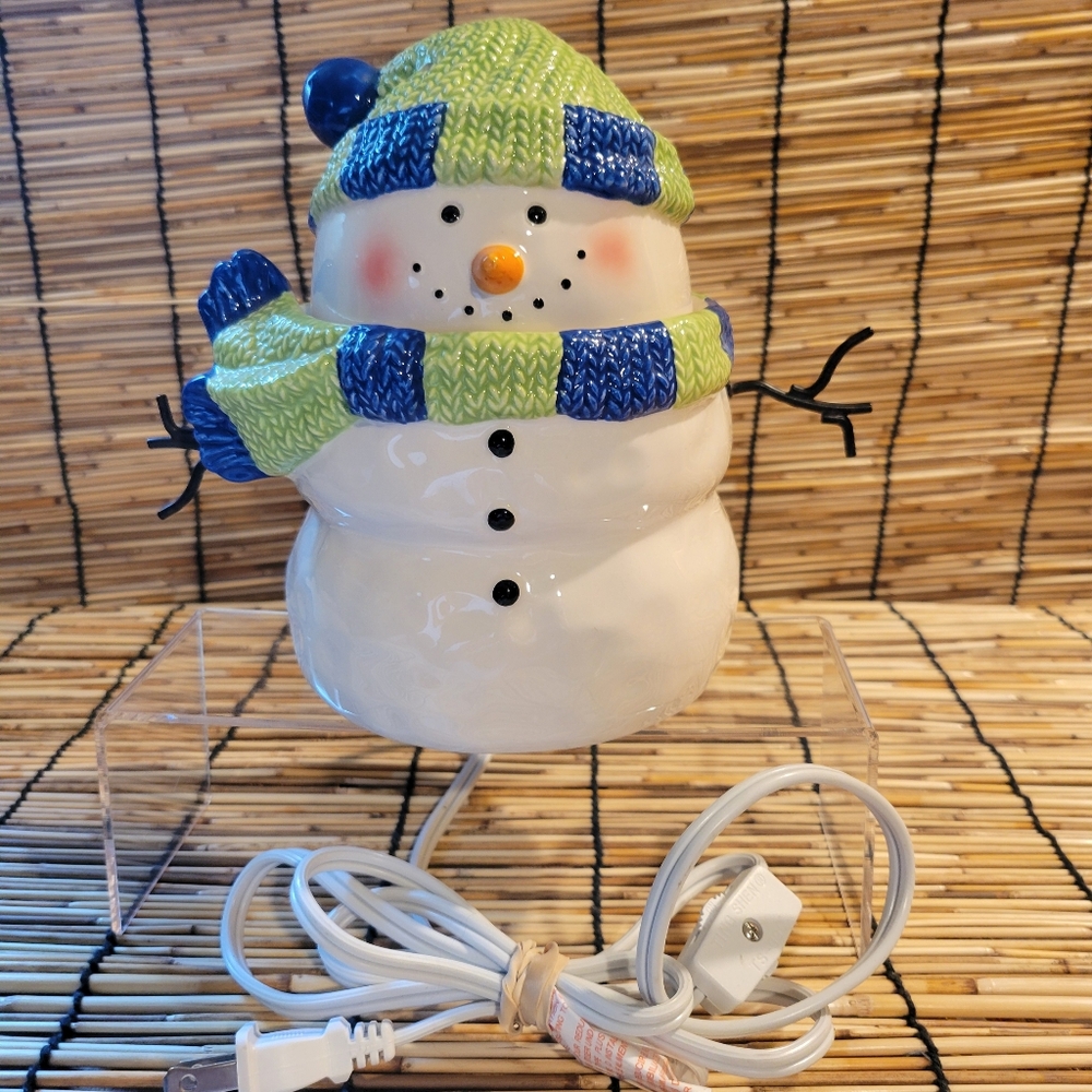 Scentsy Wax Warmer Snowman Holiday Collection Full Size Table Top Retired